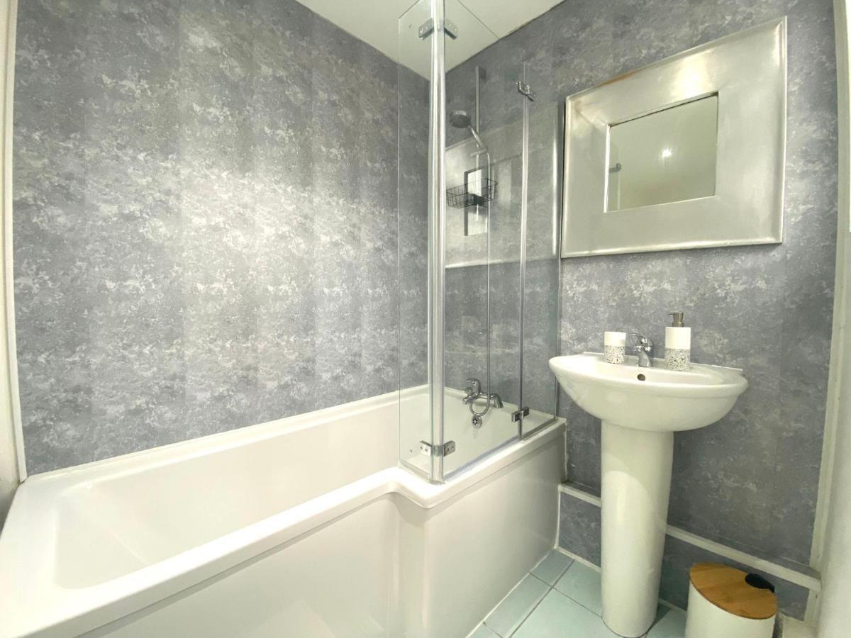 Lovely Stylish Apartment Near Penny Lane! Free Parking Ливърпул Екстериор снимка