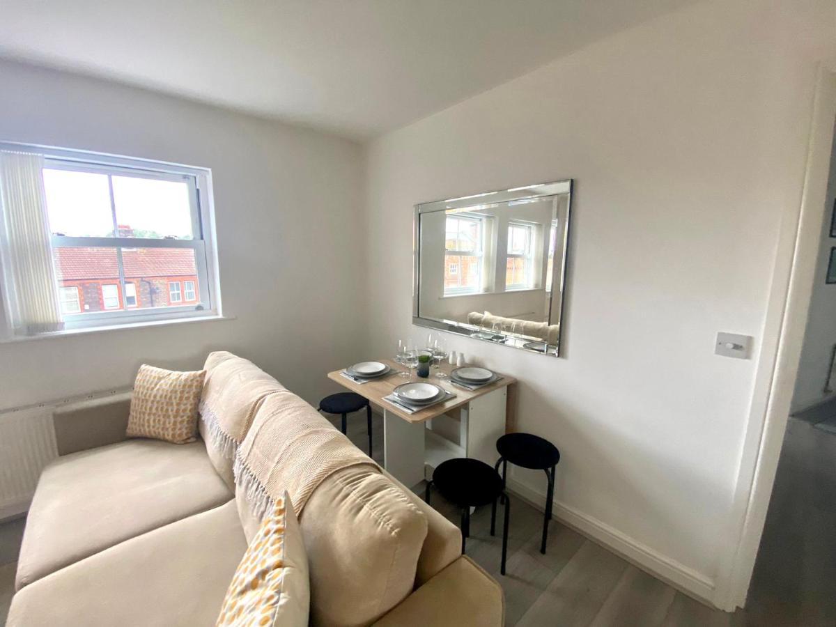 Lovely Stylish Apartment Near Penny Lane! Free Parking Ливърпул Екстериор снимка